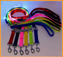 Load image into Gallery viewer, Pet supplies bright pull rope chain dog leash pull dog traction with LED light
